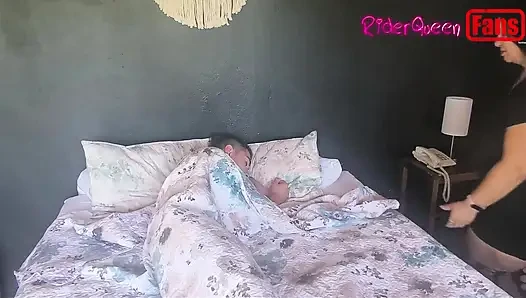 Video für Fans, mit der stiefmutter im Bett