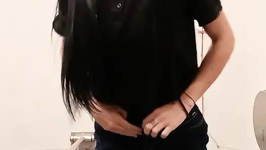 Angel Berries pissing herself