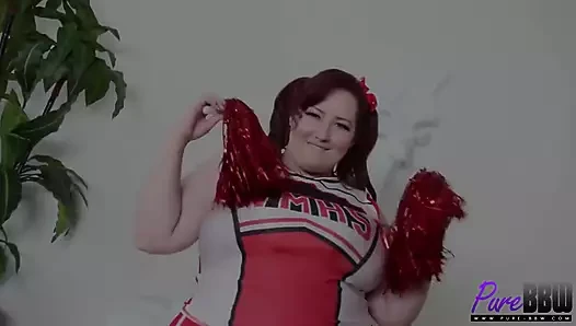 Chubby cheerleader fucks the basketball star
