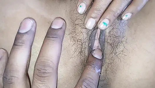 bhabhi ki gand mai finger dali aur milk nikala