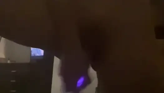 Aman tanrım! Gerçekten bir yarağa ihtiyacım var.