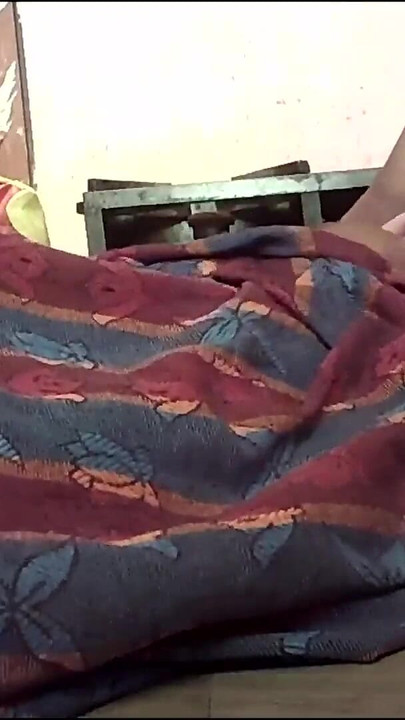 Must-see στιγμή από το "Indian village house wife kissing ass"