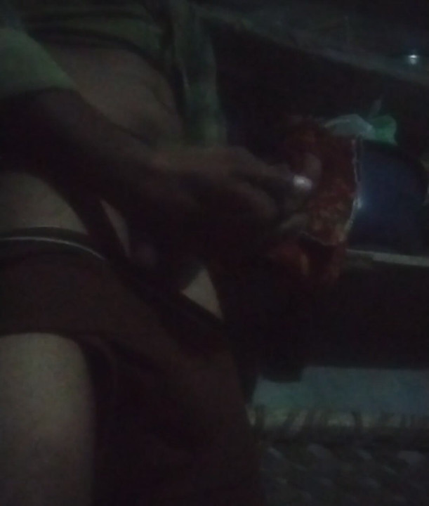 Deshi bada land teen bathroom me muthi marna