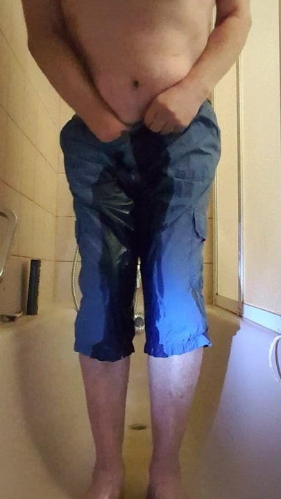 pee in shorts