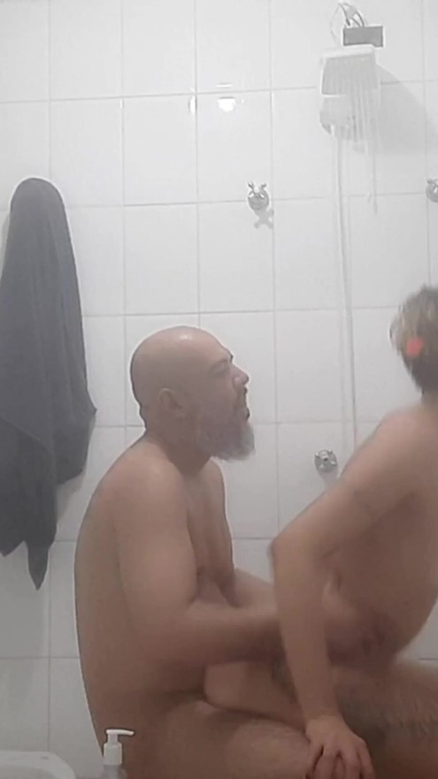 Real sex of an amateur couple in the bathroom | Clip 1