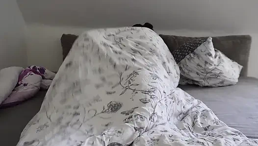 Pakistani-german Gets Hot Afternoon Quicky with Cumshot!