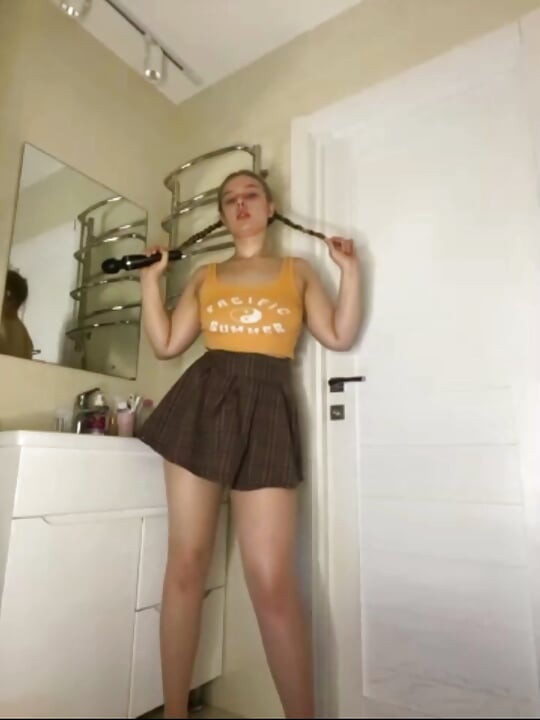 Cute bbw jucielussie hard fucking with vibrator in the bathroom