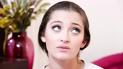 Dani Daniels和一个红发女郎的女同性爱