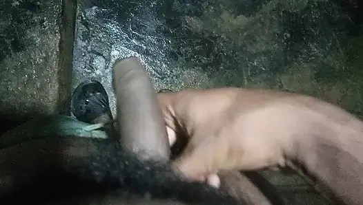 Mia Malkova amcık yalıyor ve onunla sert seks yapıyor