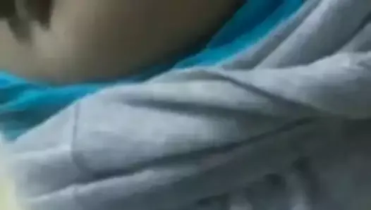 Desi girls showing her boobs