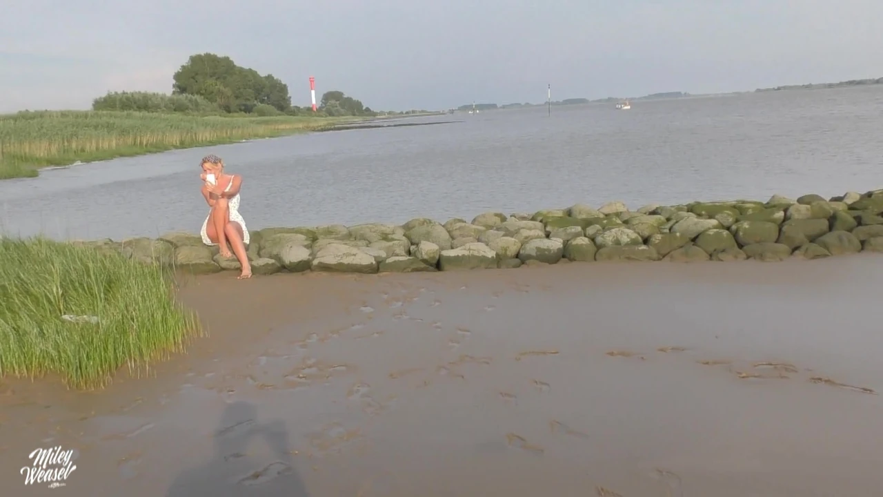 Sexy blonde fucked in the ass on the beach!!