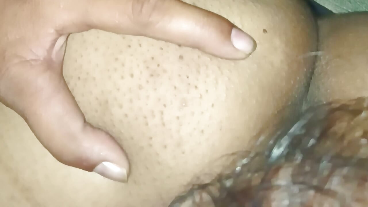 Anoche mi marido me lamió el coño.