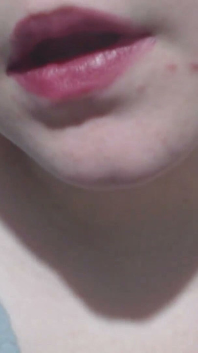 Lipstick up close | Clip 1