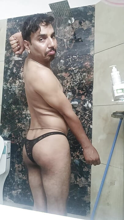 Indischer desi-mann sex und show, duschshow und masturbation