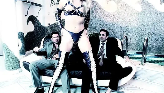 Süper ateşli kızlar götten sikiliyor