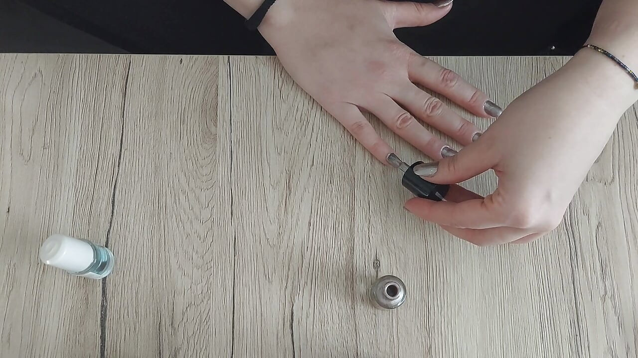 Temps De Soin Des Ongles - Routine De Manucure Simple