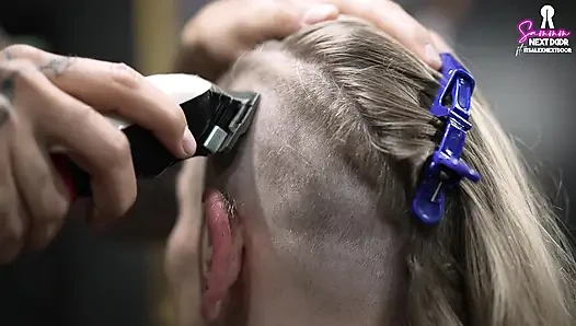 I fuck the barber because I don't have money to pay for the cut