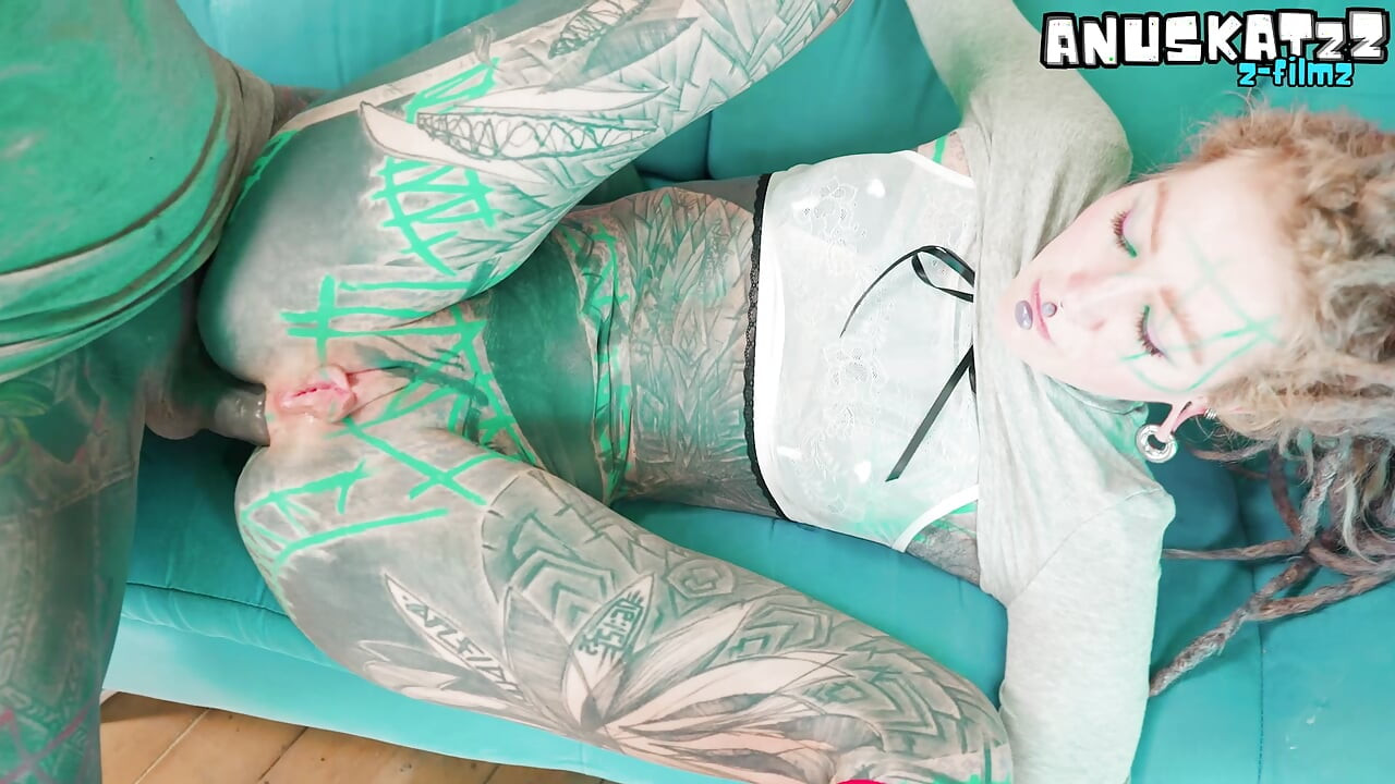 Anal amoroso alt pornstar toma profunda polla tatuada - extrema enorme culo