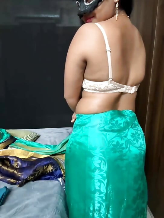 Telugu Desi Wife Strip and Doing Best Blowjob Job in Video Call