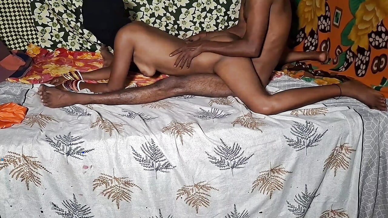Xxx Desi indian women hard new position style sex video real Desi