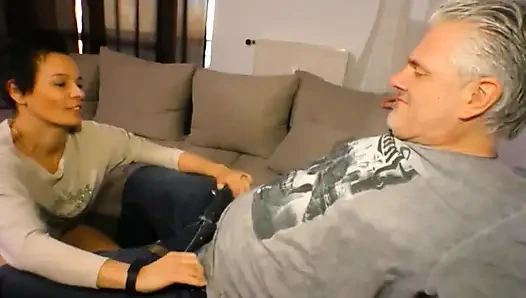 Amateur deutsches paar fickt zu hause hart