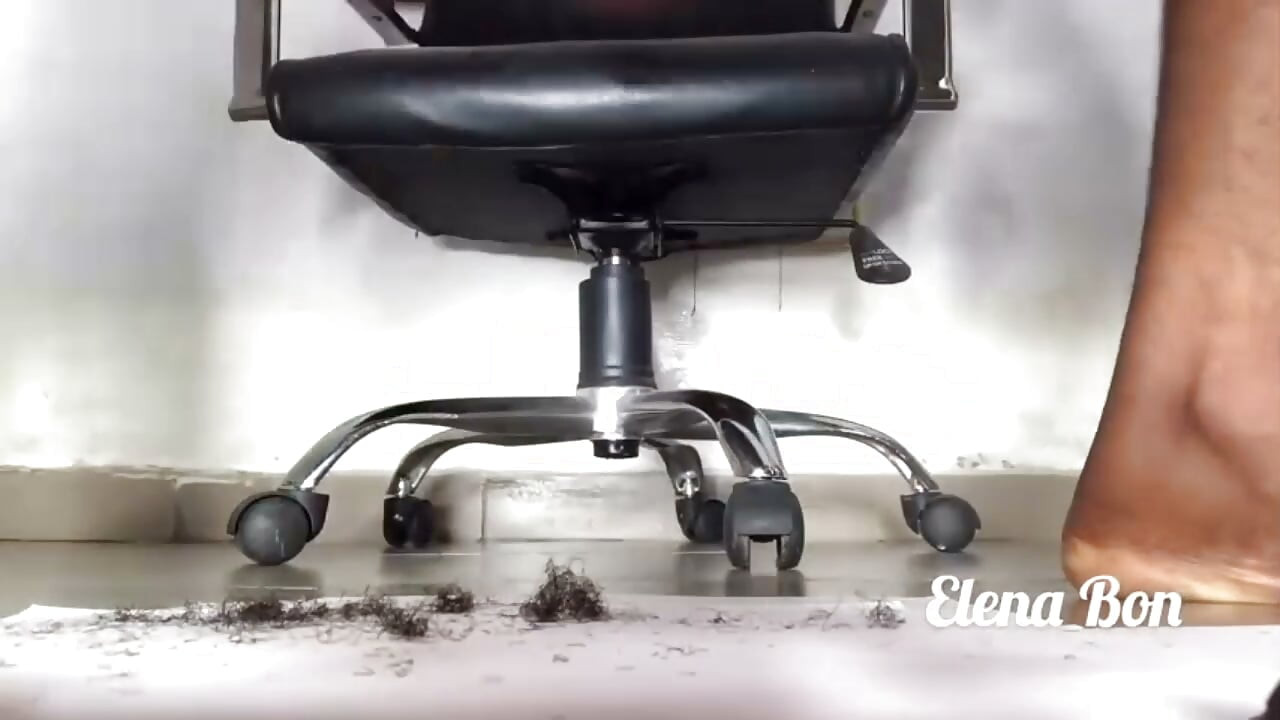 Watch Me Shave My Tiny Pussy