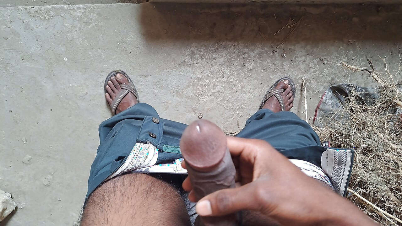 Oldman cook masterbation in locker room