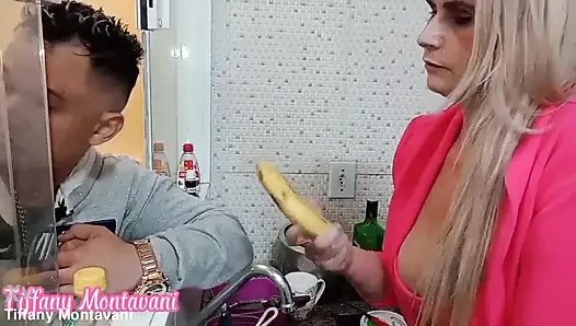 Мачеху соблазнили на кухне