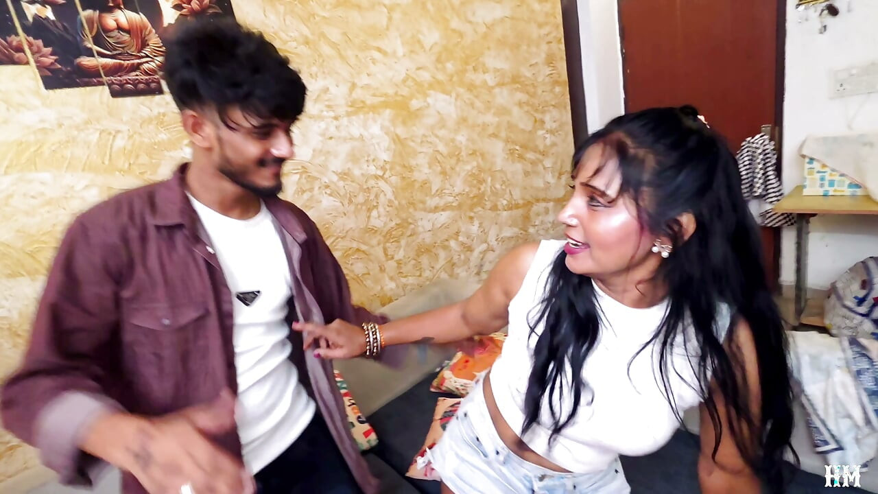 Indian asiatic desi stil patru sex în grup storic hardcore Softcofe lins sărut video sexual