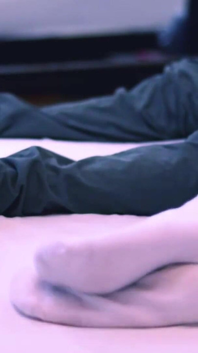 ช่วงเวลาที่น่าหลงใหลจาก "น้องสาวไม่แท้ยั่วแฟนหนุ่มของลูกพี่ลูกน้องและเย็ดเขาในห้องขณะที่พ่อแม่ของเธอ"