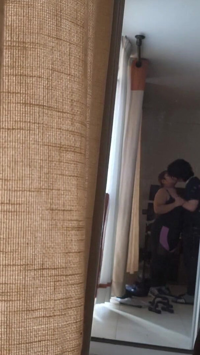 أقبل بحماس أم عزباء تريد حقا القيام بأشياء مجنونة | مقطع 1