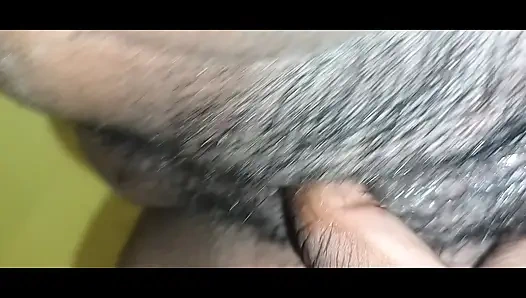 Aku menikmati seks yang hebat hari ini, memekku menganga.