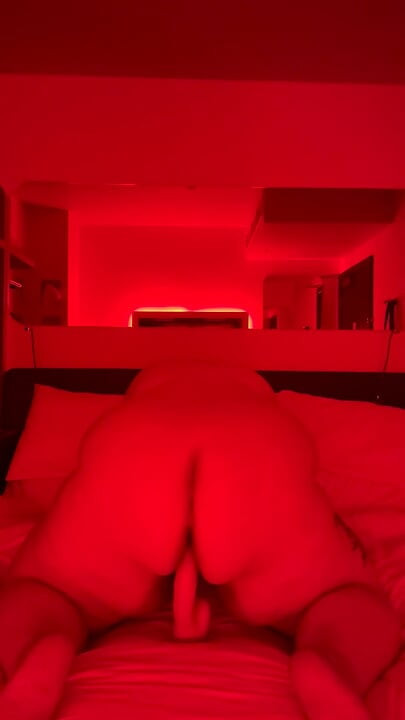 BBW MILF Rides Dildo