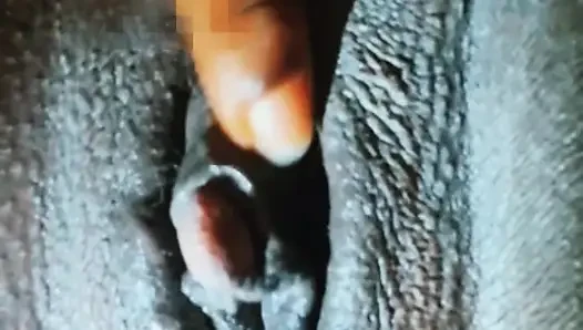 SweetAngles. Tante seksi lagi asik fingering memek bebasnya