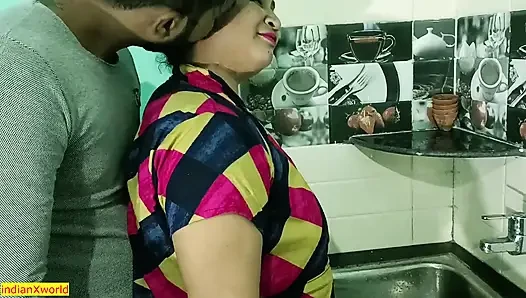 Ateşli yenge yeni oğlanla rol yapma seksi