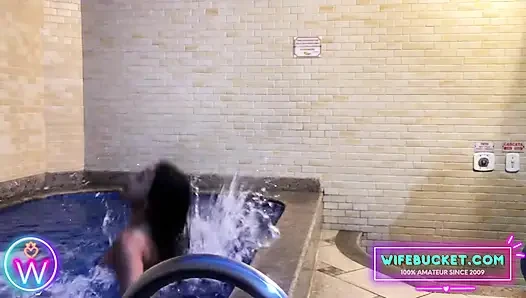 Wifebucket amatörler - özel bir spada başka bir çiftle sikiştik