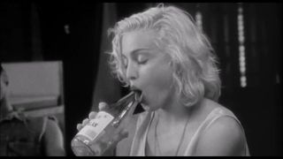 Madonna Sexy Blowjob Imitation - Truth or Dare (1991)