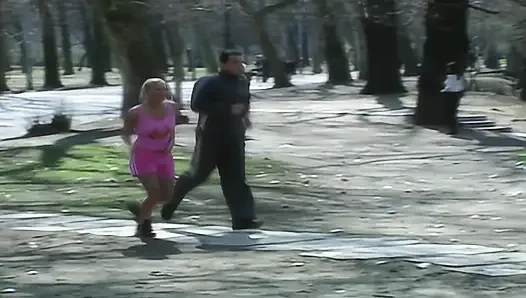 Gadis sebelah melakukan dua kali lipat