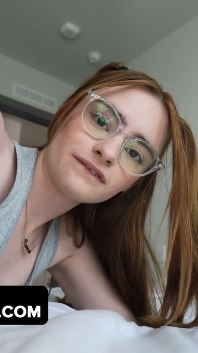 Fiica vitregă Ginger cu aparat dentar Reese Robbins este umplută cu spermă de tatăl vitreg pervers - dadcrush | Clip 3