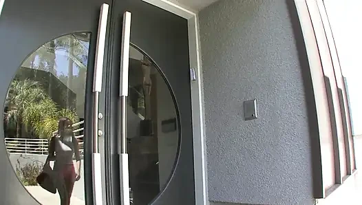 Латина-тинка трахается с сахарным папочкой