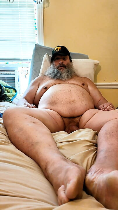 Daddy's bare feet and baten