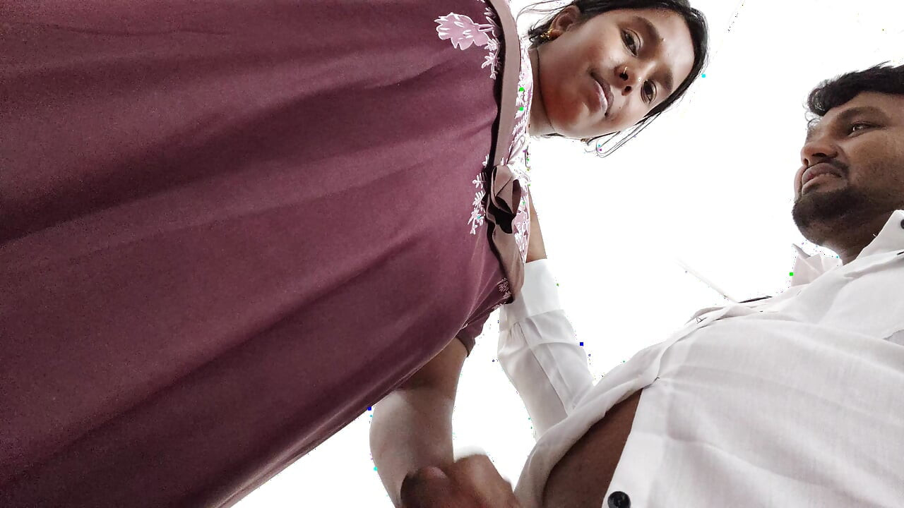 Her stepbrother was masturbating, Bhabhi saw the boy and Bhabhi was shaking her stepbrother's penis with pleasure.