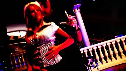 Kalipornikasyon! Azgın vaginler zengin penislere hoşlanır! baştan çıkarma ve seks! Azgın orospular sikilir.