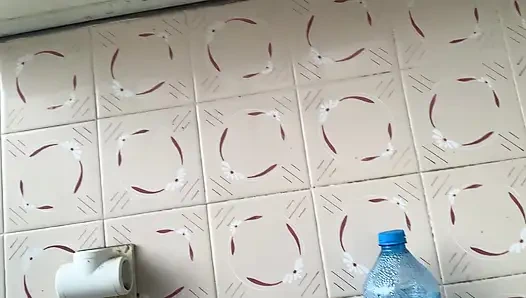 Heiße und freche schätzchenbrüste