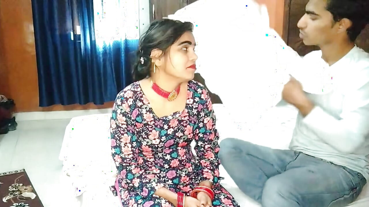 Μόλις έκλεισα τα 18 και άφησα τον πατριό μου να τεντώσει το στενό μουνί μου 18 (προσθέστε μου δωρεάν γυμνά)