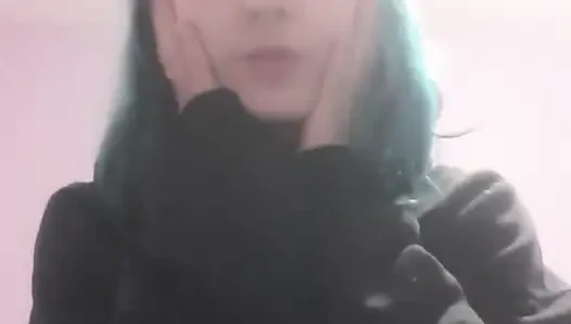 Bu tatillerde yokluğum için özür dilemek ve 2 Ocak'ta yeniden başlatileceğimi söylemek için küçük videom