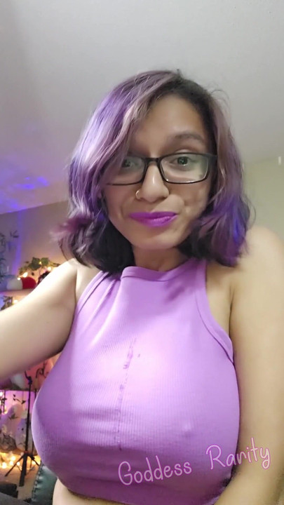 Key moment from "Goddess Rarity gets distracted on stream"
