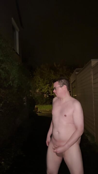 外で雨の中でイキ