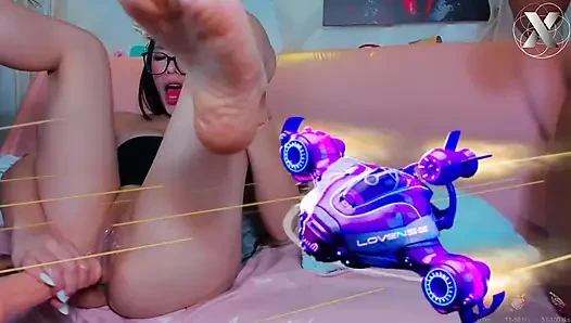 Lezbiyen kız arkadaşım beni strap-on beni siktiriyor, ta ki beni mahvedene kadar