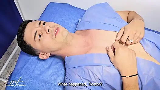 Возбужденный доктор заставляет свою молодую пациентку трахнуть ее в ее медицинском офисе - Monique Fuentes и Lian Grey